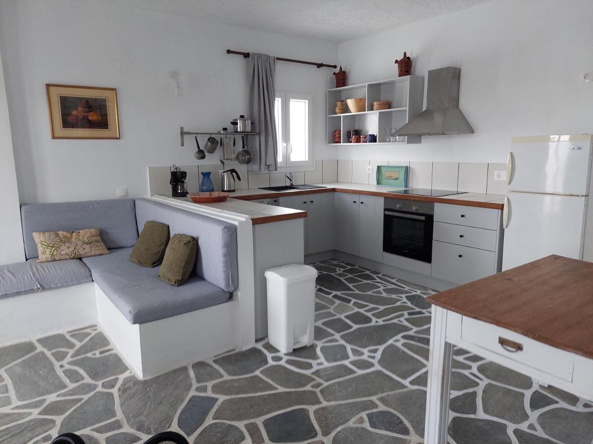 Styfilia Beachfront Apartments Platis Gialos  エクステリア 写真