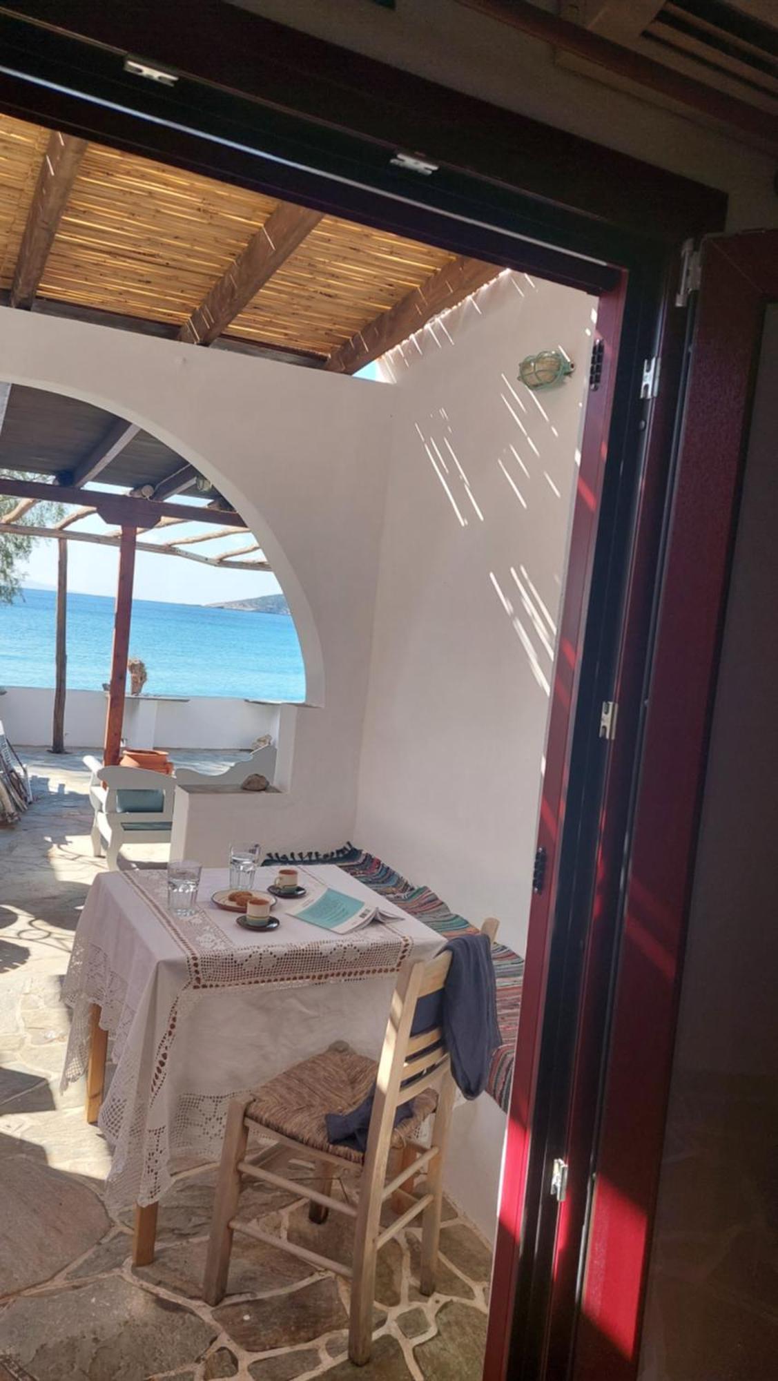 Styfilia Beachfront Apartments Platis Gialos  エクステリア 写真